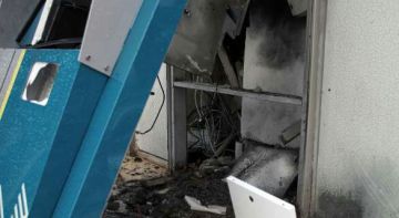 Εκρήξεις σε ΑΤΜ τραπεζών σε Γλυφάδα και Μενίδι. 