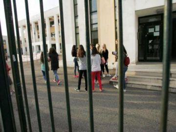 Νέα Ιωνία: Συνελήφθη 55χρονος που αυνανιζόταν έξω από σχολείο