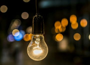 Από την 1η Μαΐου το θερινό νυκτερινό οικιακό τιμολόγιο της ΔΕΗ