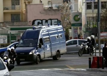 Έφυγαν μέσα από τα χέρια αστυνομικών ισοβίτες δολοφόνοι! Ο ένας είχε σφάξει ένα παιδί 2 ετών