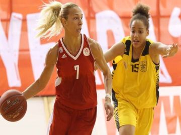Αποσύρθηκε από τα παρκέ η Όλγα Χατζηνικολάου