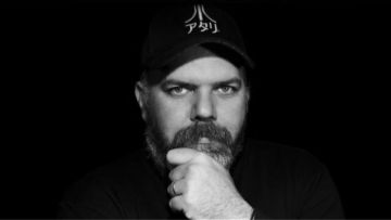 Ανάρτηση ''καταπέλτης''  από φωτορεπόρτερ στο Facebook για την απαγόρευση φωτογράφισης του διαγγέλματος Τσίπρα