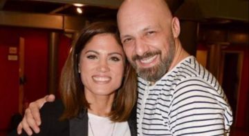 Νίκος Μουτσινάς και Μαίρη Συνατσάκη υπέγραψαν σύμφωνο συμβίωσης για να αποκτήσει ο παρουσιαστής παιδί