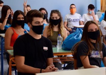 Σχολεία: Ανοιγμα Γυμνασίων και Λυκείων την 1η Φεβρουαρίου εισηγούνται οι λοιμωξιολόγοι