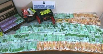 Ο απατεώνας που κορόιδεψε τον Λευτέρη Πανταζή -Το κουτί με τα... 60.000 ευρώ είχε μόνο αποκόμματα εφημερίδων  