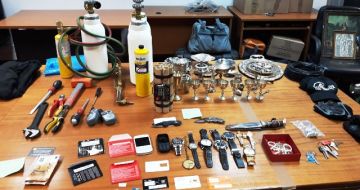 Σύλληψη διαρρήκτη κοσμηματοπωλείων - Αχρήστευαν συναγερμούς και άδειαζαν επιχειρήσεις!