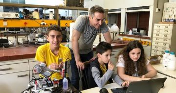 Τρεις έφηβοι θα εκπροσωπήσουν την Ελλάδα στην Ολυμπιάδα Ρομποτικής στην Ταϊλάνδη