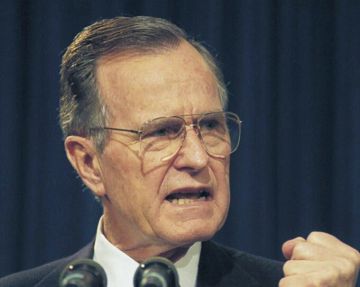 Πέθανε ο Τζόρτζ Χέρμπερτ Ουόκερ Μπους. 