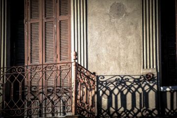 Νεκρή γυναίκα στην Καλλιθέα – Έπεσε από το μπαλκόνι της