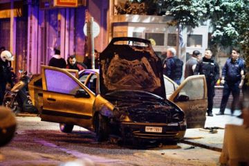 Καταδρομική επίθεση με μολότοφ στο ΑΤ Ακροπόλεως