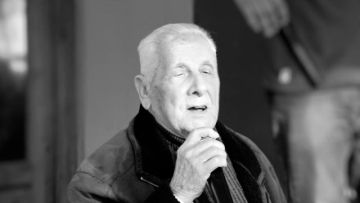 Πέθανε ο θρύλος του δημοτικού τραγουδιού Δημήτρης Ζάχος