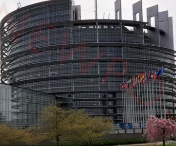 Ιλιγγιώδεις μισθοί και μεγάλα προνόμια για τους ευρωβουλευτές - Τι δικαιούνται