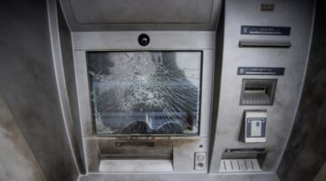 Έκρηξη σε ΑΤΜ στον Αγιο Δημήτριο - Εφυγαν με άδεια χέρια οι ληστές.