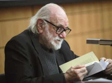 Πέθανε ο σπουδαίος ποιητής Νάνος Βαλαωρίτης