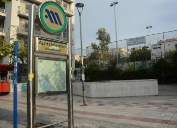 Άγριο επεισόδιο στο Μετρό Αμπελοκήπων! Τον μαχαίρωσε λίγα μέτρα από τη ΓΑΔΑ