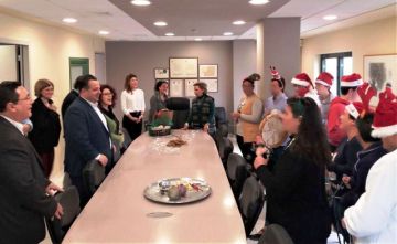 ΤΑ ΠΑΙΔΙΑ ΤΟΥ ΚΕΠΕΑΑ ΟΡΙΖΟΝΤΕΣ ΣΤΟ ΔΗΜΑΡΧΟ ΓΙΑ ΕΥΧΕΣ