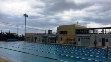 Συνεχίζει να παραμένει κλειστή η μεγάλη πισίνα του Κολυμβητηρίου.