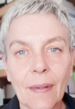 Η Θάλεια Ψαλλίδα  Πρόεδρος των Συνεργών με  την Ηλιούπολη.