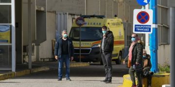 Ένας 70χρονος από τη Γλυφάδα το 25ο θύμα του κορωνοϊού 