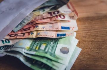 Οι διακονιάρηδες των 20 εκατ. (Πάσχος Μανδραβέλης)