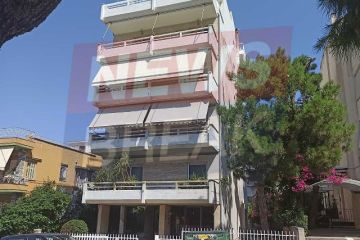 Αυτόπτες μάρτυρες μιλούν στο newsbreak.gr για την 35χρονη που έπεσε από το μπαλκόνι: «Δεν ήταν μόνη της»