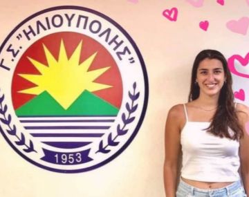 Η Βίκυ Καλαϊτζάκη στην γυναικεία ομάδα βόλεϊ του Γ Γ.Σ.Ηλιούπολης. 