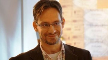 Θλίψη στον κόσμο των γραμμάτων: Πέθανε σε ηλικία 42 ετών ο ποιητής Δημήτρης Ελευθεράκης