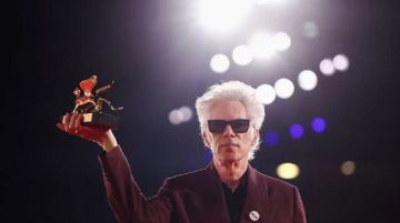 Φεστιβάλ Βενετίας: Στον Τζιμ Τζάρμους ο Χρυσός Λέοντας και στην Τυνήσια Κάουτερ Μπεν Χάνια ο Αργυρός