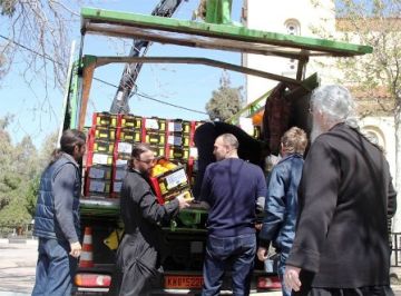 Διανομή φρούτων στα σχολεία της Γλυφάδας