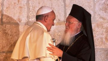 Ο Οικουμενικός Πατριάρχης Βαρθολομαίος και ο Πάπας Φραγκίσκος στην Λέσβο