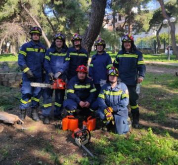 Eθελοντική Ομάδα Δασοπροστασίας Πυρόσβεσης Ηλιούπολης: Κοπές δέντρων στο Άλσος Καλαβρύτων μετά την κακοκαιρία ''Ελπίς''