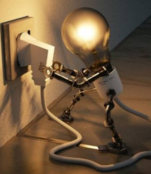 ΥΠΕΝ: Φθηνό ρεύμα από τους Δήμους για τα ευάλωτα νοικοκυριά