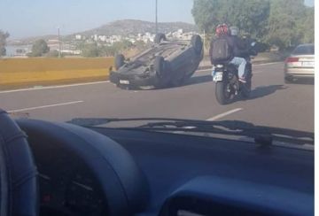 Τούμπαρε ΙΧ στην παραλιακή, στο ύψος του Ribas