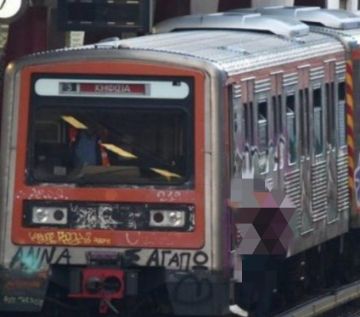 Πτώση άνδρα στις γραμμές του ηλεκτρικού στο σταθμό Θησείο 