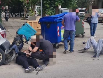 Τροχαίο ατύχημα στη Νέα Σμύρνη - Διανομέας παραβίασε στοπ, συγκρούστηκε με ταξί και χτύπησε ηλικιωμένη πεζή