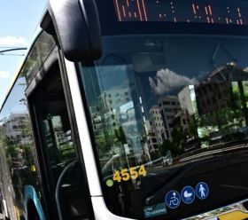 Νέος Κόσμος: Σύγκρουση λεωφορείου με γερανό στη Λεωφόρο Συγγρού