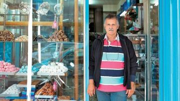 Πέθανε ο Γιώργος Πιπερίδης του Lido - Έφτιαχνε το πιο περιζήτητο τσουρέκι