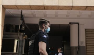 Καταδρομική επίθεση με μολότοφ στο ΑΤ Καισαριανής - Τρεις προσαγωγές