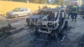 Φωτιά στη Νέα Σμύρνη σε παρκαρισμένα αυτοκίνητα: Είχε ξεσπάσει πυρκαγιά στην ίδια οδό πριν από λίγες ημέρες