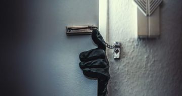 Συνεχίζεται το μπαράζ διαρρήξεων στην Ηλιούπολη