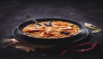 Η συνταγή της ημέρας, Κυριακή 18 Ιανουαρίου 2026: ''Η φασολάδα των Asturias, fabada asturiana''