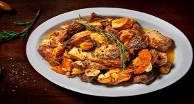 Η συνταγή της ημέρας, Τρίτη 23 Δεκεμβρίου 2025: ''Γκιούλμπασι με ανάμεικτα κρεατικά, κολοκύθα και κάστανα''