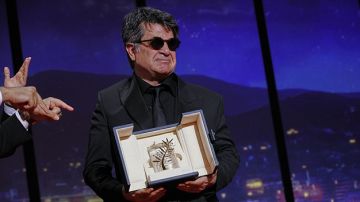 Κάννες 2025: Ο Ιρανός Τζαφάρ Παναχί απέσπασε τον Χρυσό Φοίνικα για την ταινία ''Ένα απλό ατύχημα''