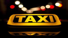 Αυξάνονται τα κόμιστρα στα ταξί: Στα 50 ευρώ η διαδρομή αεροδρόμιο - Αθήνα, δεν μεταβάλλεται η βασική ταρίφα