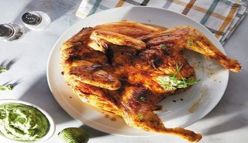 Η συνταγή της ημέρας, Δευτέρα 20 Οκτωβρίου 2025: ''Κοτόπουλο ψητό 'πεταλούδα' με πράσινη γιαουρτοσάλτσα''