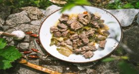 Η συνταγή της ημέρας, Παρασκευή 6 Φεβρουαρίου 2026: ''Κρασοτηγανιά απεραθίτικη με τουρκάκια''