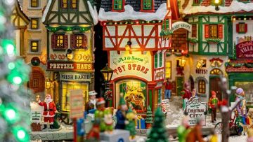 Εορταστικό ωράριο 2025: Πότε ξεκινάει και ποια Κυριακή είναι ανοιχτά τα καταστήματα