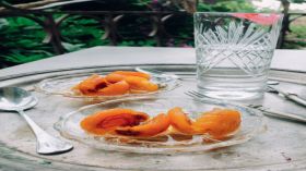 Η συνταγή της ημέρας, Πέμπτη 30 Απριλίου 2026: ''Μούσμουλα γλυκό του κουταλιού, από την Κεφαλονιά''