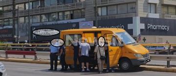 Λεωφόρος Συγγρού: Τροχαίο με σχολικό που έπεσε πάνω στις μπάρες - Ελαφρά τραυματίας ο οδηγός