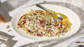 Η συνταγή της ημέρας, Σάββατο 27 Δεκεμβρίου 2025: ''Πολίτικη σαλάτα με έξτρα καβουροσαλάτα και ντρέσινγκ εσπεριδοειδών''